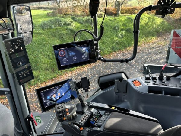Valtra Q305 unlimited tractor – EX HIRE – 1200 hrs with 5yrs 0% finance and warranty