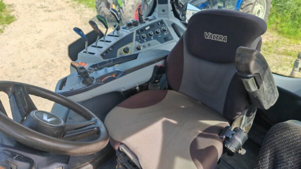 Valtra T155 Active & loader – 4311 hours – 72 reg