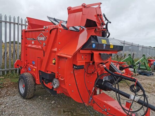 Kuhn Primor 3570M trailed silage/straw feeder – bedder