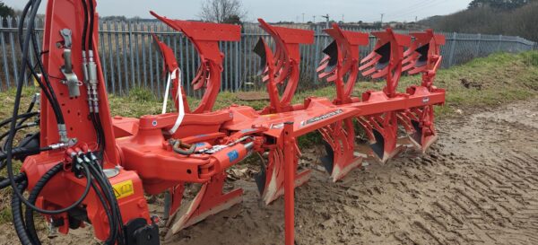 Kuhn Vari Master 123 non stop hydraulic 5 furrow plough