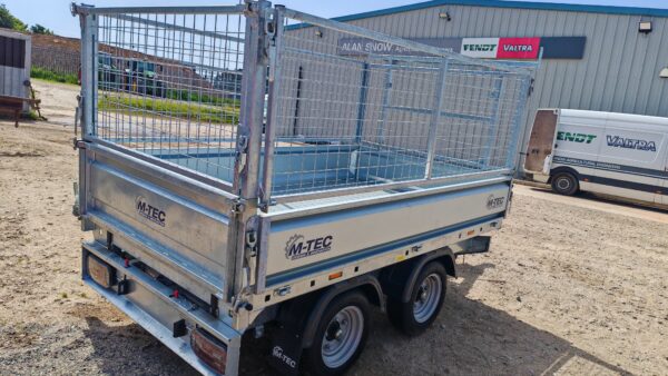 M-TEC 8FT x 5FT Tipping Trailer c/w meshed sides and 6ft ramps