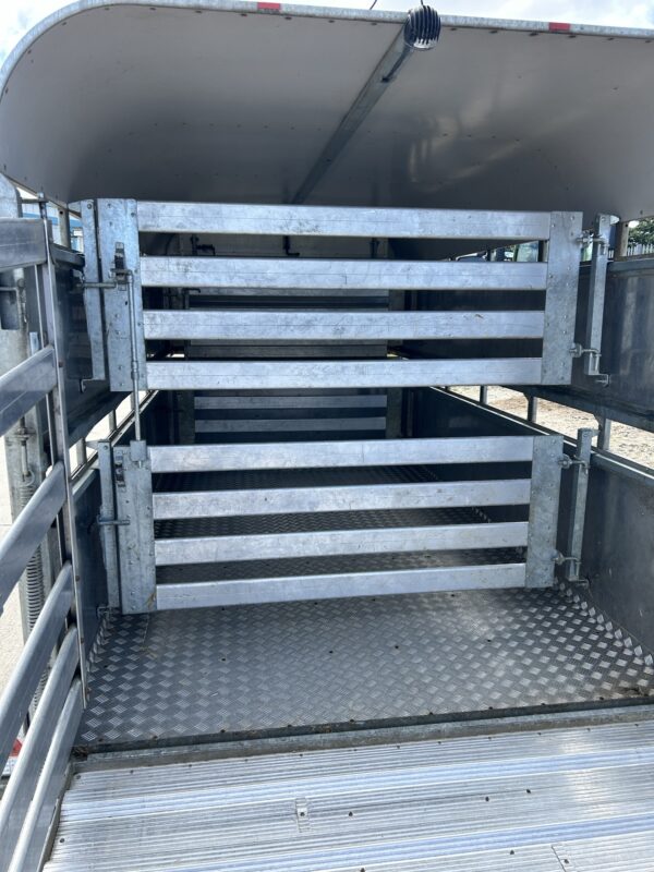 Graham Edwards GET12W 12′ x 6’3″ Twin-axle Livestock trailer – 2022