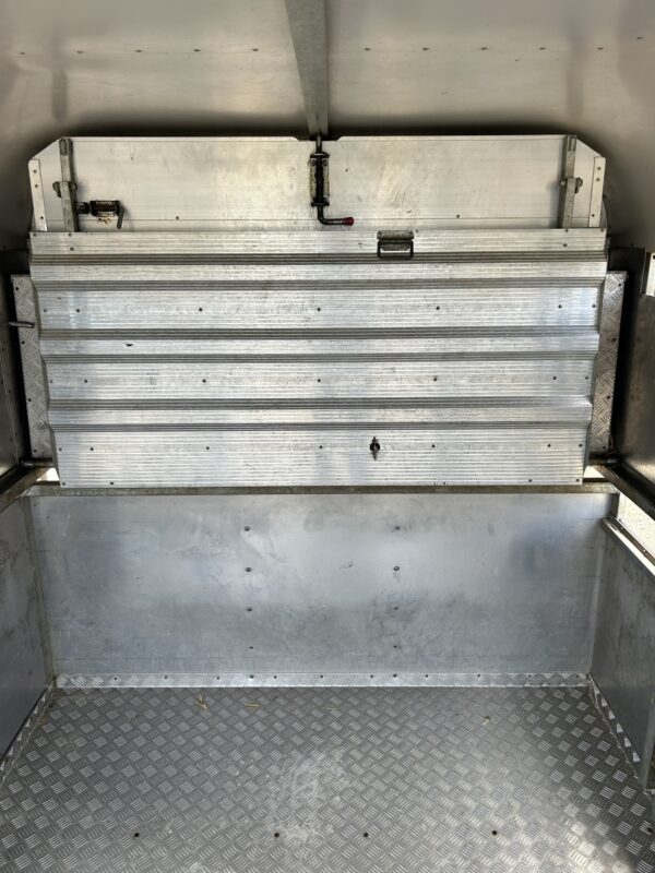 Graham Edwards GET12W 12′ x 6’3″ Twin-axle Livestock trailer – 2022