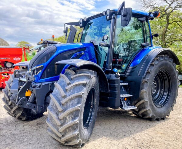 VALTRA N175 ACTIVE 4WD TRACTOR – SIGMA POWER 201HP MAX