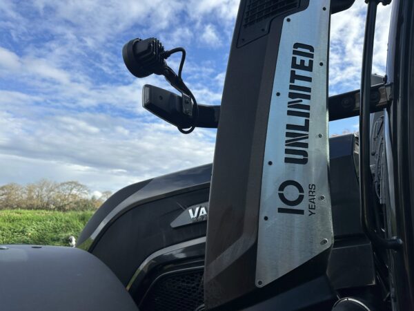 Valtra Q305 unlimited tractor – EX HIRE – 1200 hrs with 5yrs 0% finance and warranty